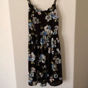 Mini floral dress with pockets